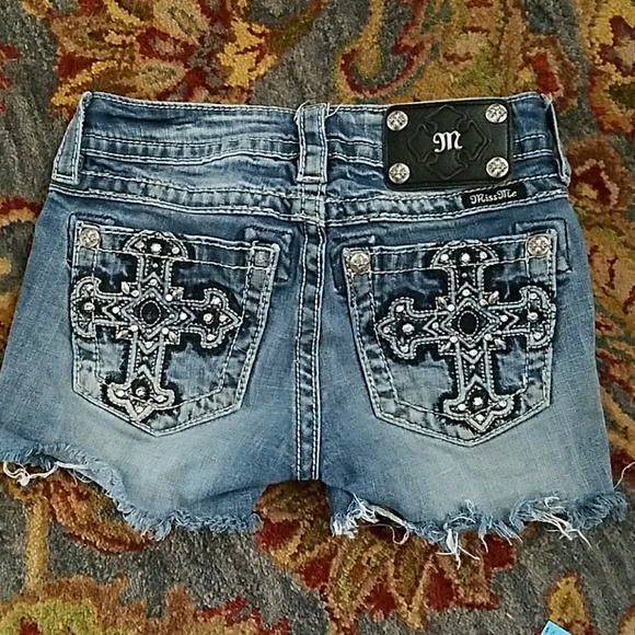 Miss Me Pants - Miss Me shorts cut off Frayed Hem cross pockets 24